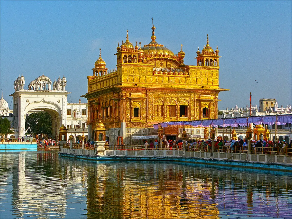 The sacred pool and the Golden Temple